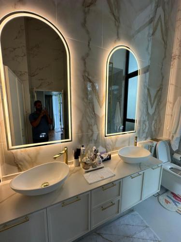 Plumbing and saniteryware installation work